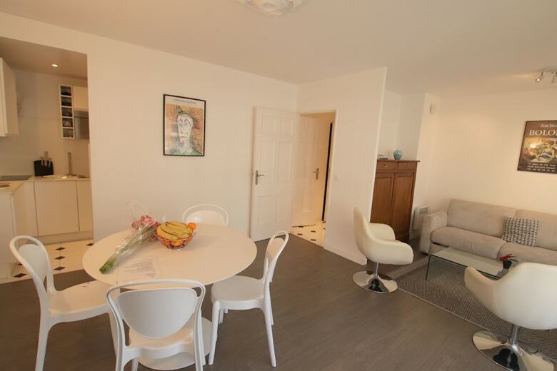 Apartamentos Happy Few - La Cigalusa