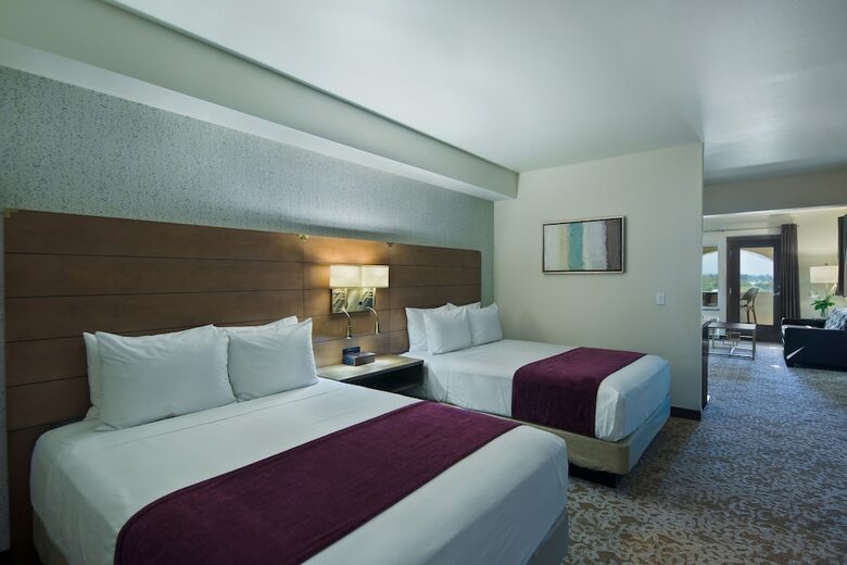 Hotel Oxford Suites Sonoma County
