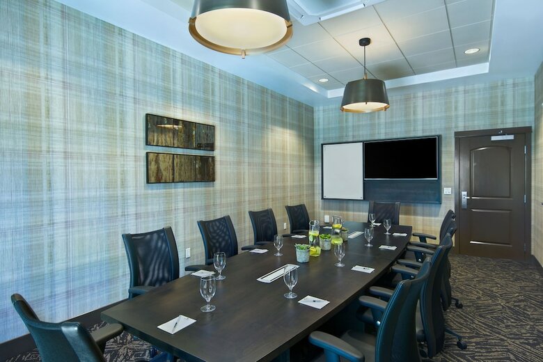 Hotel Oxford Suites Sonoma County