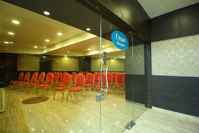 Central Beacon Hotel Surat