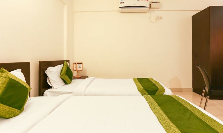 Treebo Trip Hotel Worldtree