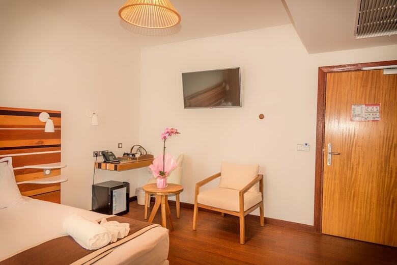 Hotel Le Battant Des Lames
