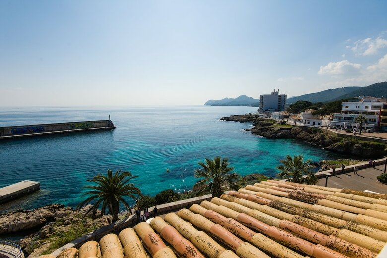 Hostal Port Corona