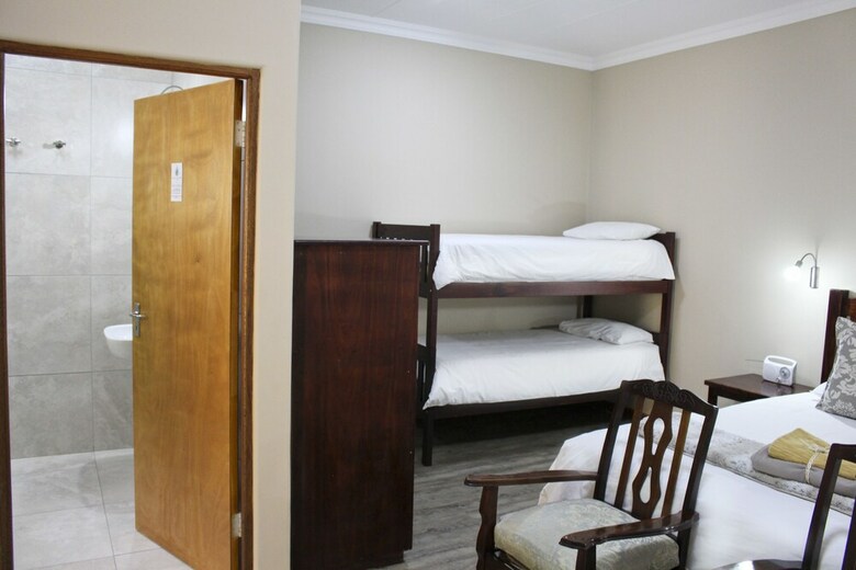 Hotel 17 On Bird Guest House