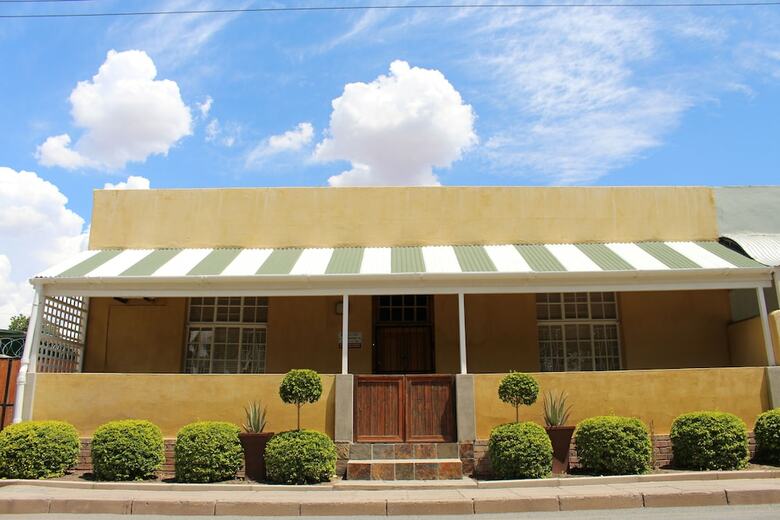 Hotel 17 On Bird Guest House