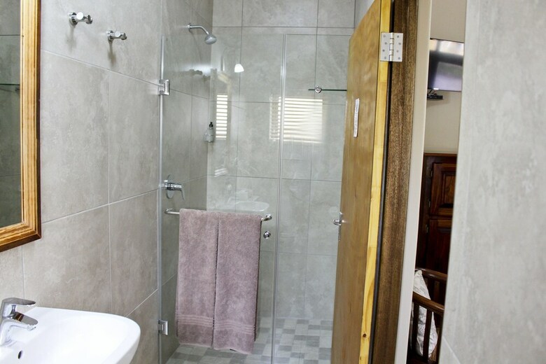 Hotel 17 On Bird Guest House