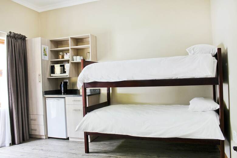 Hotel 17 On Bird Guest House