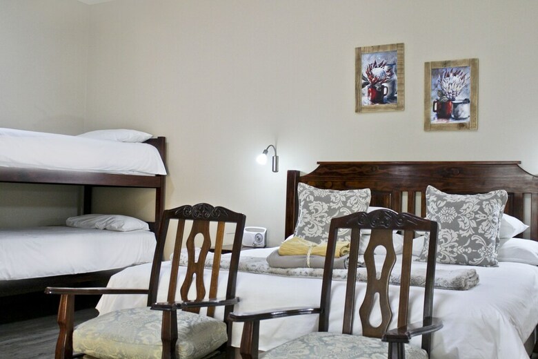 Hotel 17 On Bird Guest House