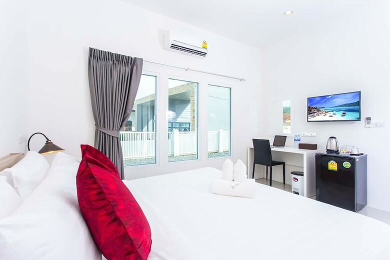 Hotel The Way Phuket Resort
