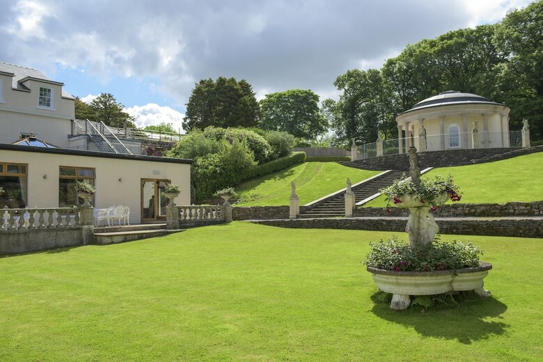 Hostal Newby Bridge Hotel