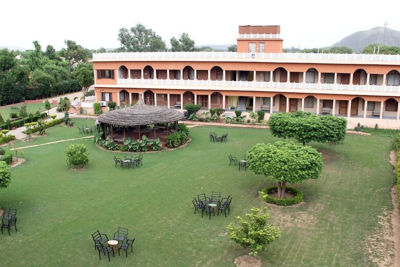 Apartamento Sariska Tiger Camp Resort
