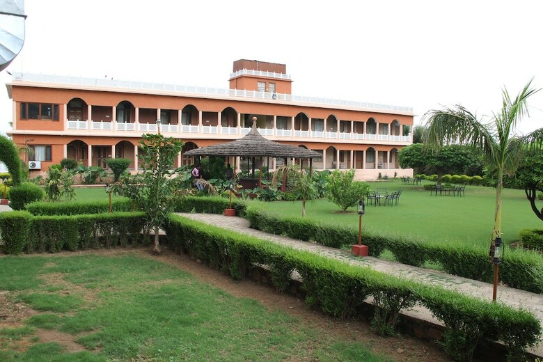 Apartamento Sariska Tiger Camp Resort