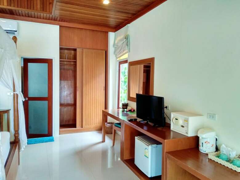 Hotel Coconut Beach Resort