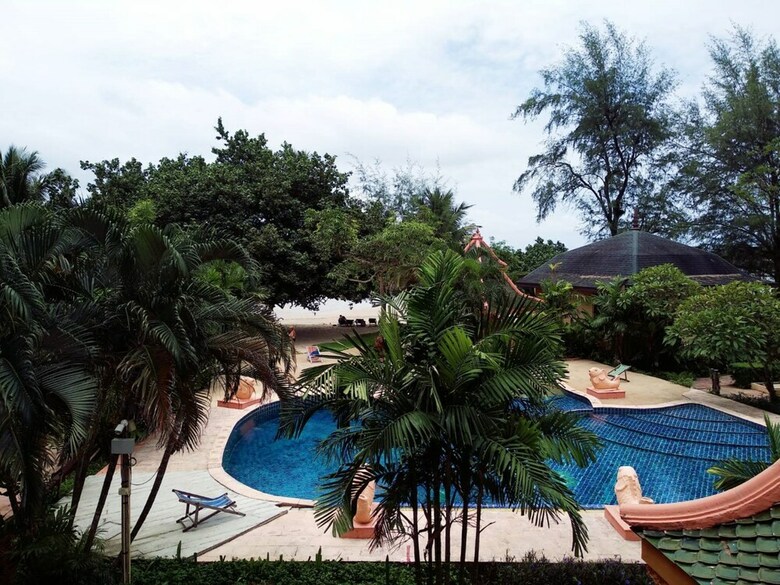 Hotel Coconut Beach Resort