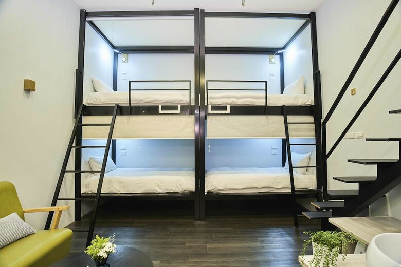Ch Place X Hotel