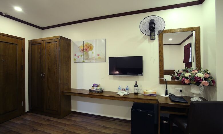 West Lake Home Hotel & Spa