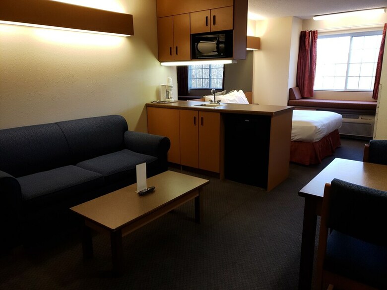 Hotel Rodeway Inn & Suites