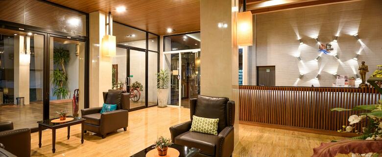 Hotel The Loft Seaside Sriracha