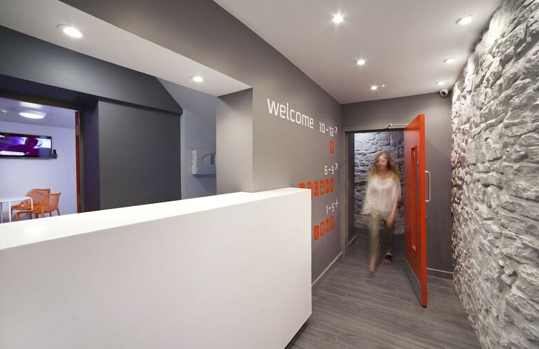 Hostal Sleeperdorm - Hostel