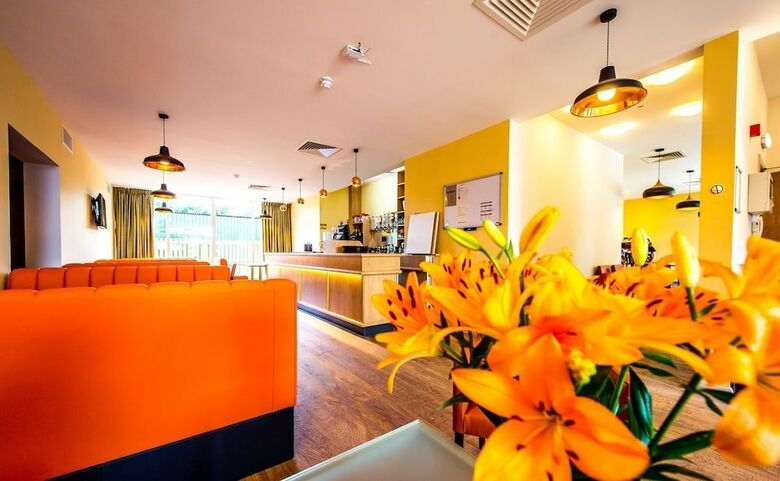 Hotel The Lodge At Perth Racecourse