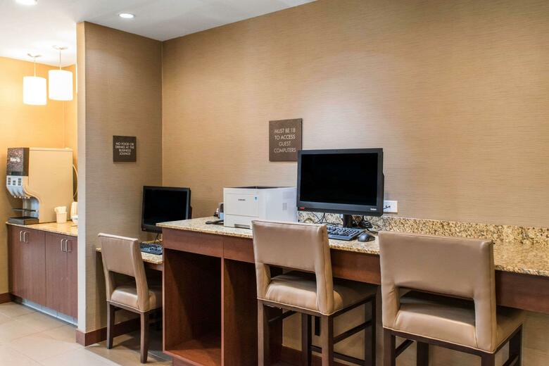 Hotel Comfort Suites