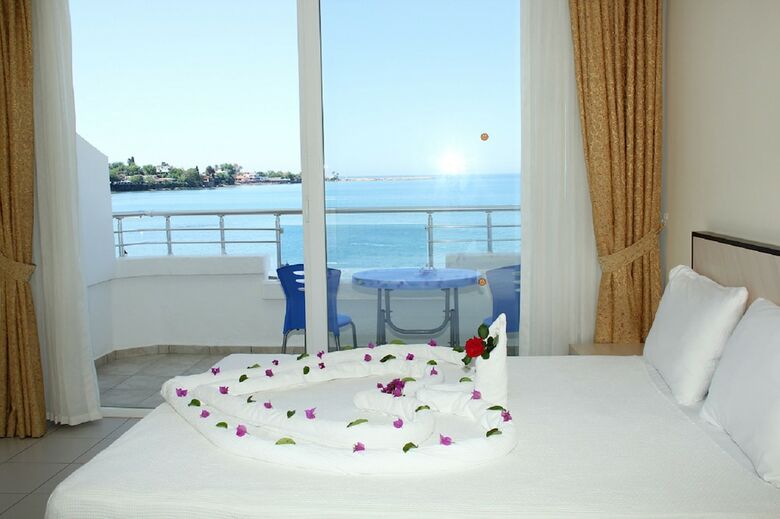 Side Beach Club Hotel