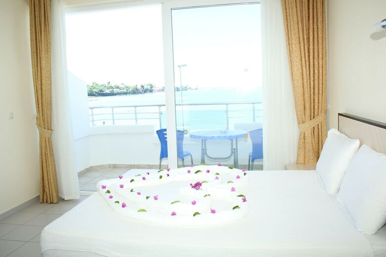 Side Beach Club Hotel