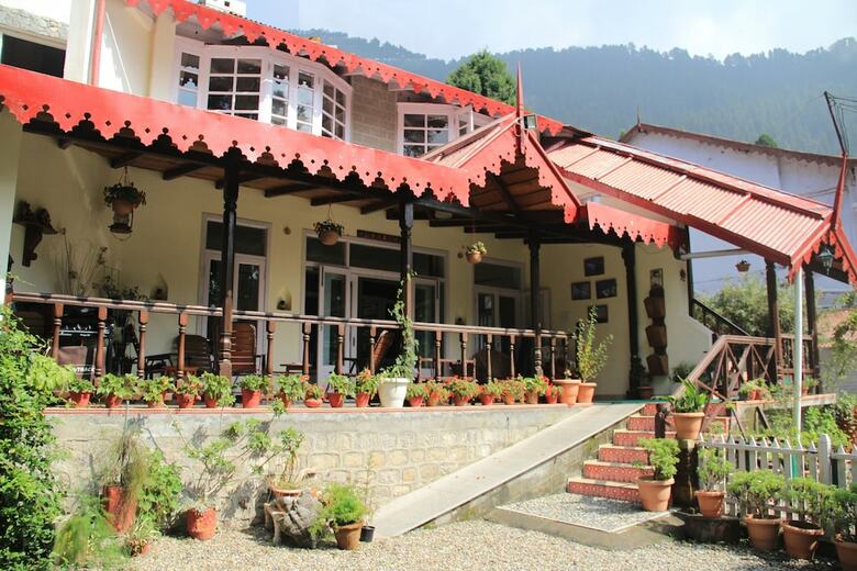 Hotel Swiss Cottage