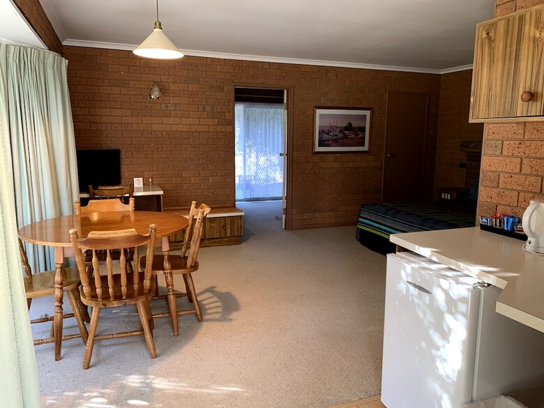 Kingswood Motel
