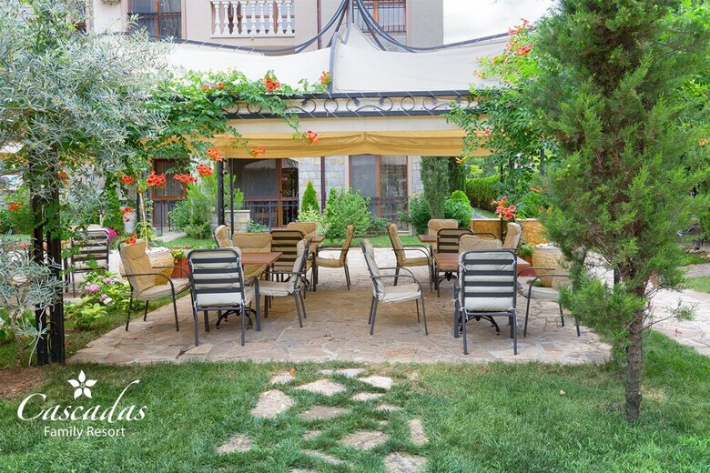 Aparthotel Cascadas Family Resort