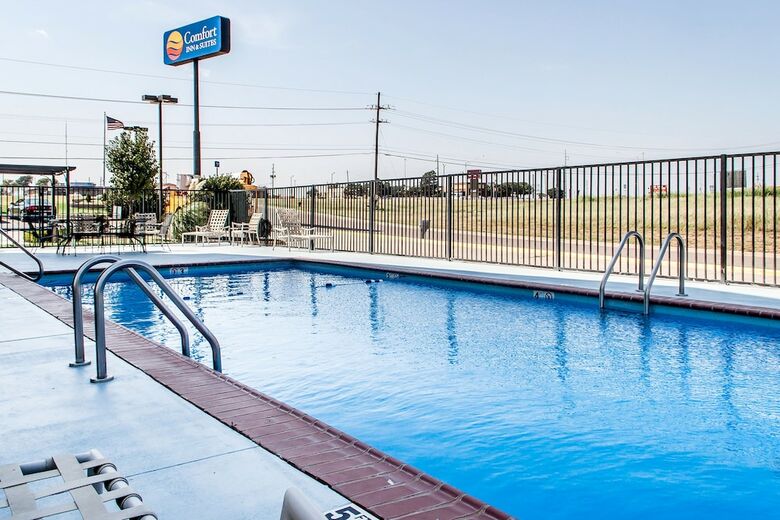 Hotel Comfort Inn & Suites