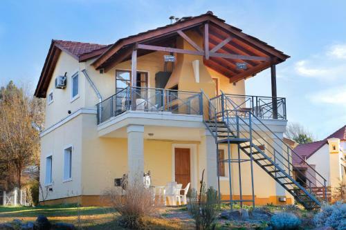 Lodge Caba�as Costa Reartes