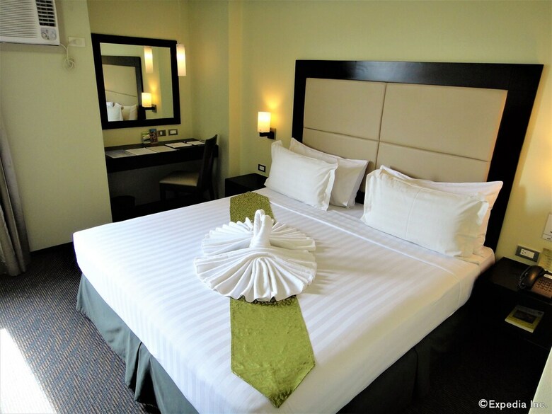 Mallberry Suites Business Hotel