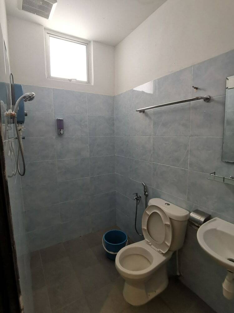Hotel Oyo 89930 Golden Guest House