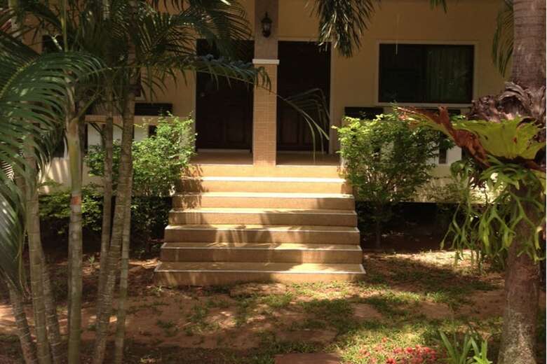 Hotel Naya Bungalow
