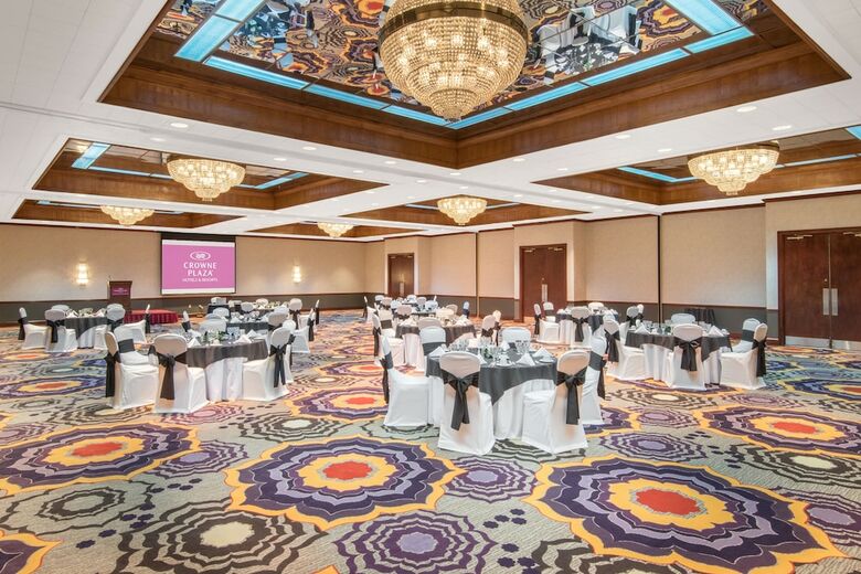Crowne Plaza Hotel Hickory