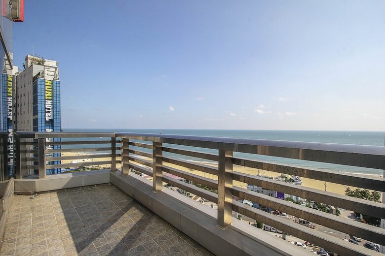 Hotel Sky Beach