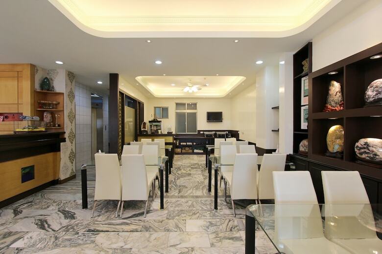 Tau Tau Chu Hotel