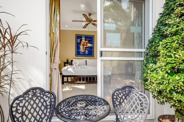 Private Beach Majestic Pool Villa Pattaya