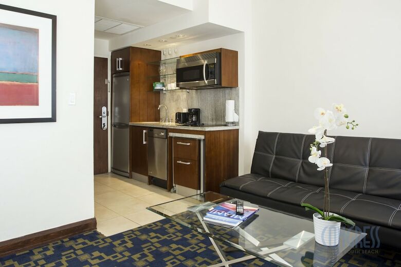 Suites At Congress Ocean Drive