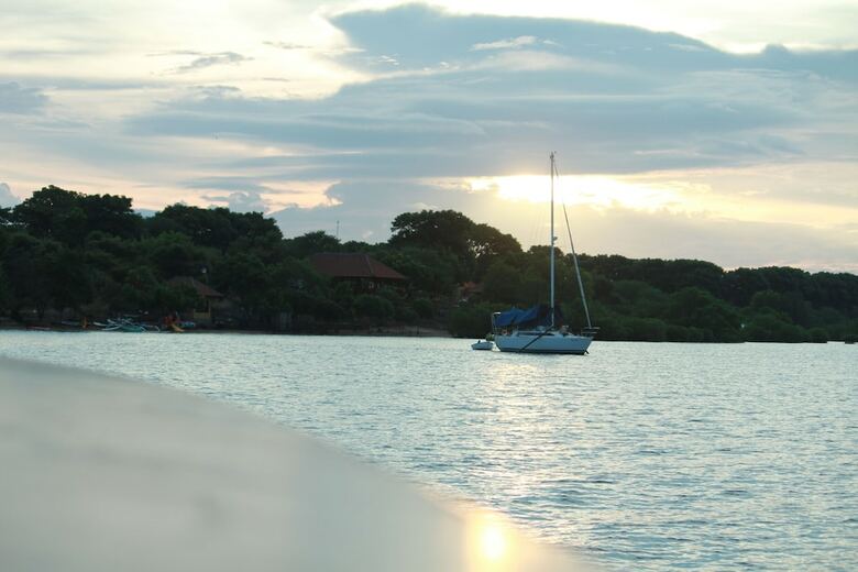 Hotel White Sandy Beach Menjangan