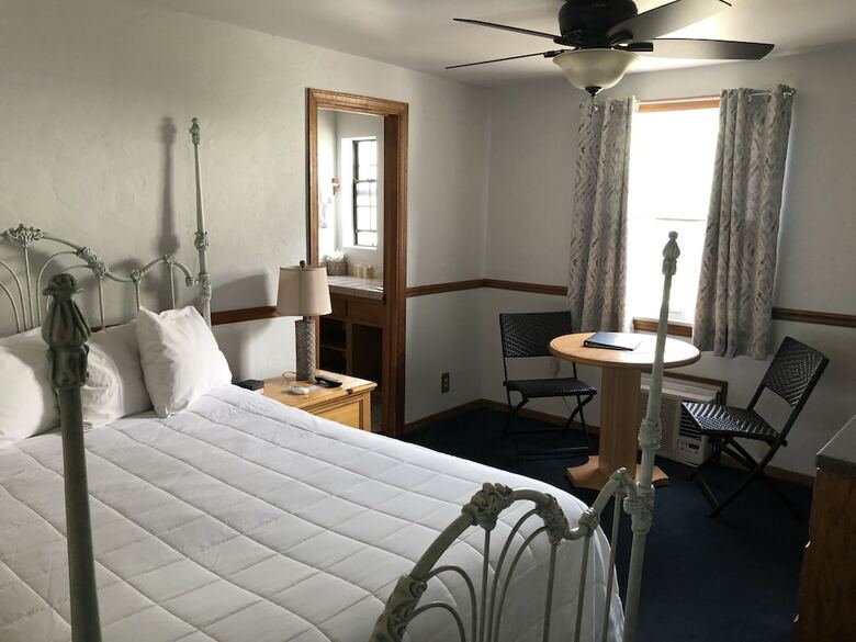 Hotel Seacrest Inn