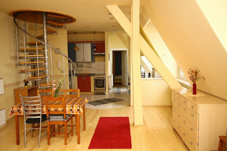 Aparthotel Pal's Hostel & Apartments
