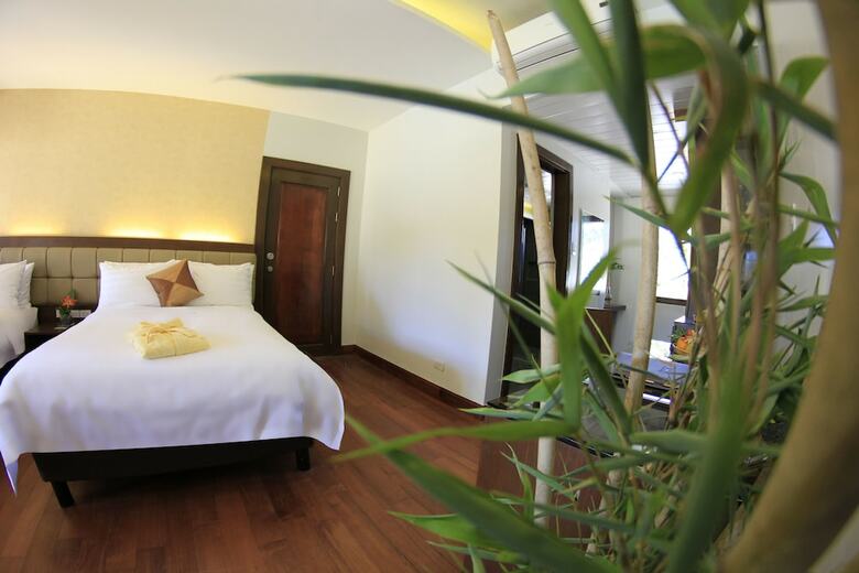 Hotel Coron Soleil Garden Resort