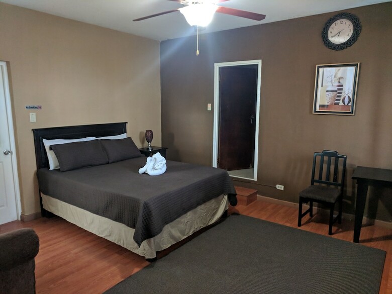 Hotel Rockhampton Retreat Guest House