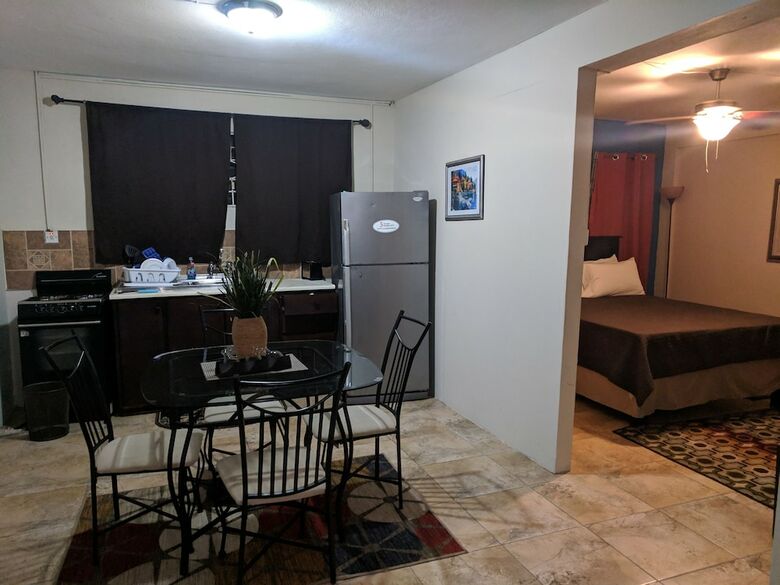 Hotel Rockhampton Retreat Guest House