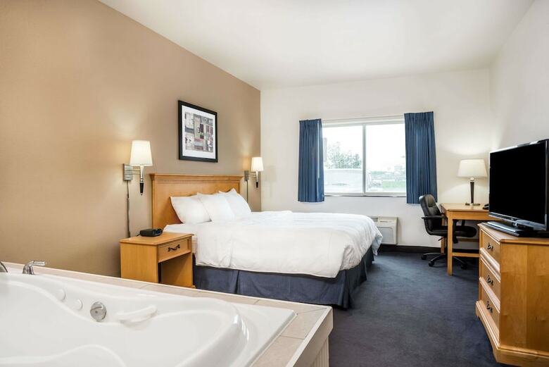 Hotel Baymont By Wyndham Indianapolis Northeast