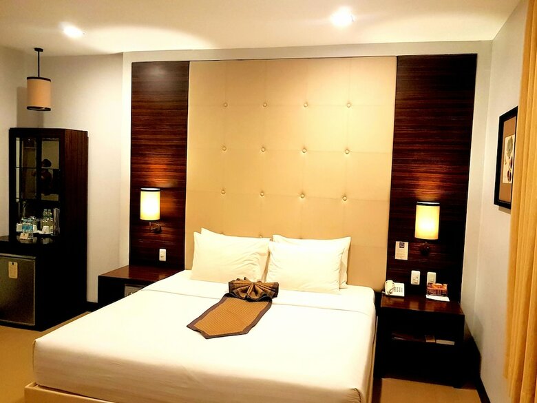 D' Hotel And Suites