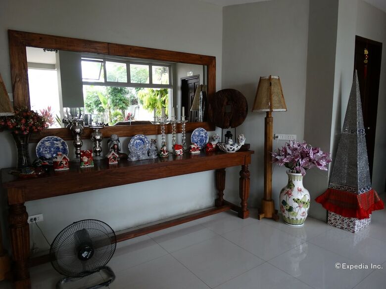 Hotel Harbour Gardens Tourist Inn