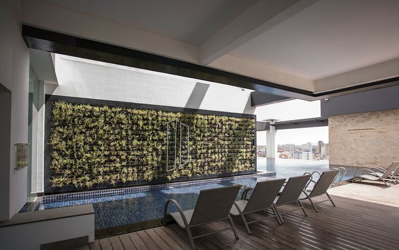 Hotel Naki Suites @ Silvertown